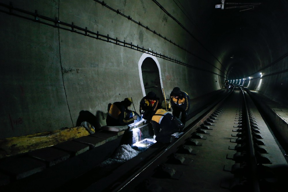 沂源铁路运营隧道病害现状